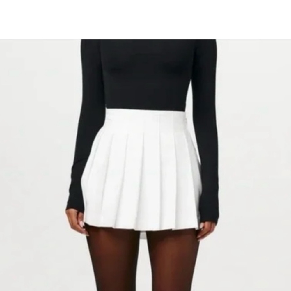 New Naked Wardrobe Shirting Pleated Miniskirt with tag - Picture 2 of 7